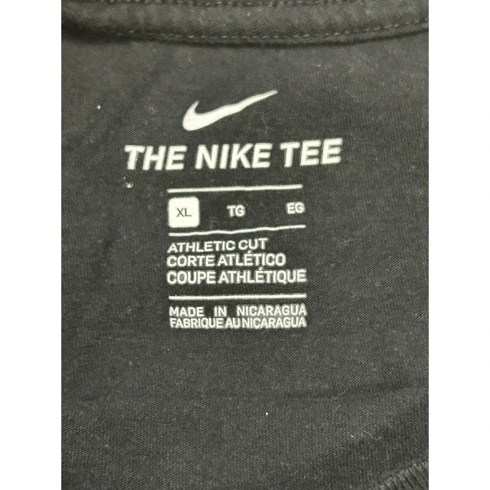 Nike Tee T-Shirt Black Center Swoosh - Men's M Athletic‎ Cut